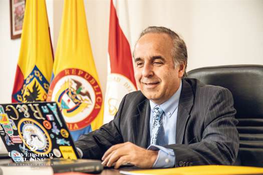 El ministro de Transporte, Guillermo Reyes, es la cuota del Partido Conservador en el gabinete del presidente Petro. 
