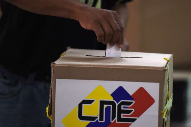 Incendio consume casi todas las máquinas de votación de sistema electoral venezolano