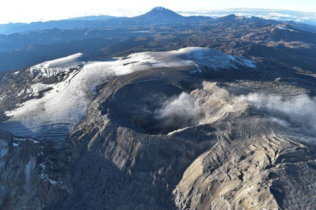 Alertan variaciones en los volcanes del Nevado del Ruiz y Cerro Machín