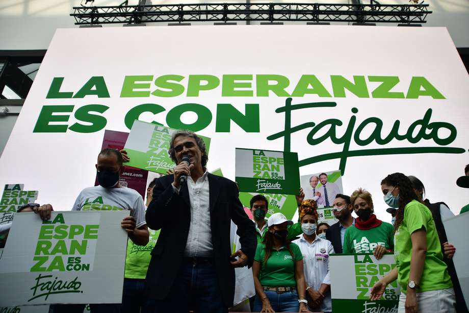 Sergio Fajardo confirmó que sus compañeros de coalición e Ingrid Betancourt no serán su fórmula vicepresidencial. 