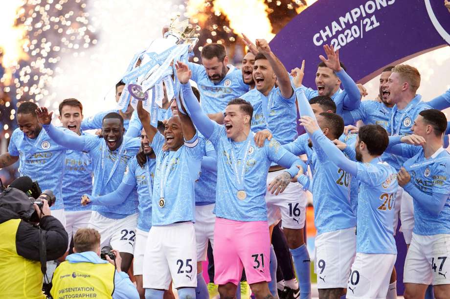 Manchester City celebró el título de la Premier League 2020-2021 con una goleada 5-0 sobre el Everton.