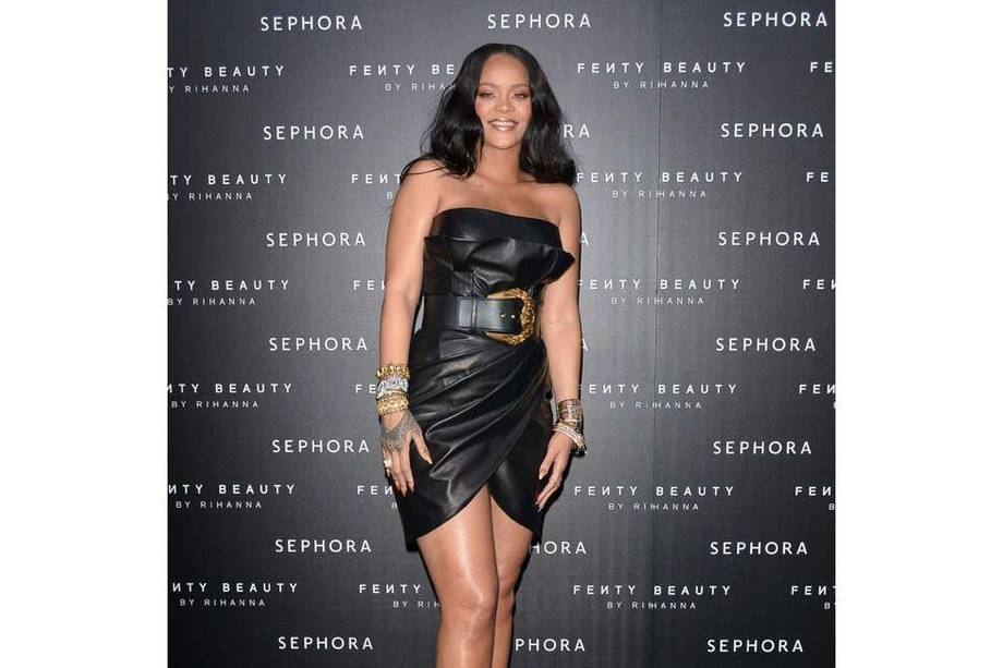 Rihanna anunció un alto en la música, según dijo, hasta lograr mejores composiciones y mientras tanto, se dedicaría a sus empresas, donde le va bastante bien.
