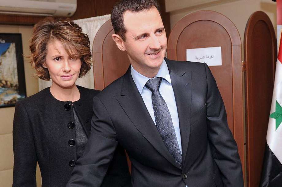 Bashar al-Asad, presidente de Siria, y su esposa, siguen ostentando el poder en el país, en diez años de guerra.