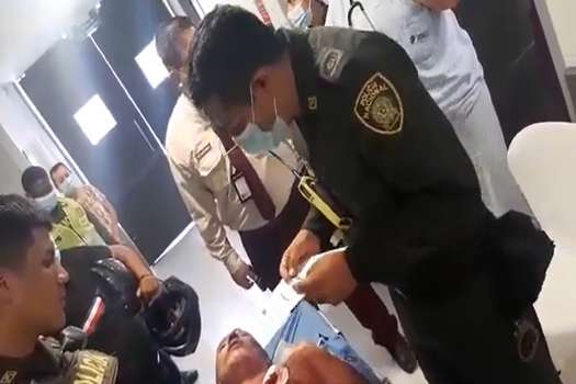 La Policía Nacional trasladó al hombre a un centro médico donde fue atendido por las heridas que presentaba. En este mismo lugar fue capturado.