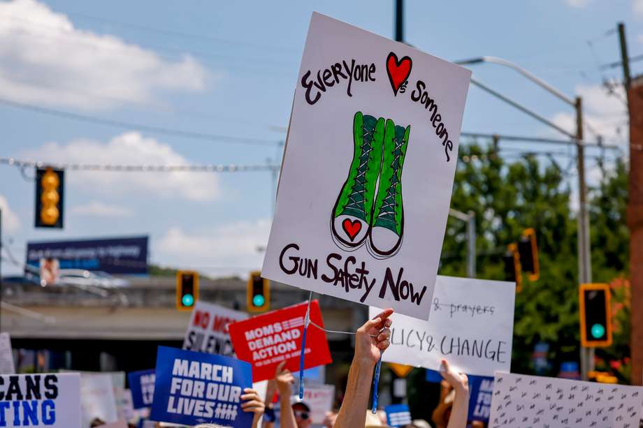 Protestas exigiendo mayor control de armas tras la masacre escolar de Uvalde, Texas.