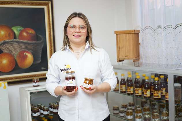 La familia que produce y comercializa miel de abejas en Neiva