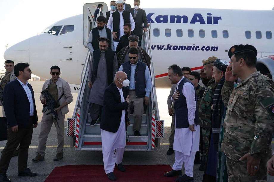Ashraf Ghani, presidente de Afganistán, se habría ido a Tayikistán tras el ingreso de tropas talibanes a Kabul.