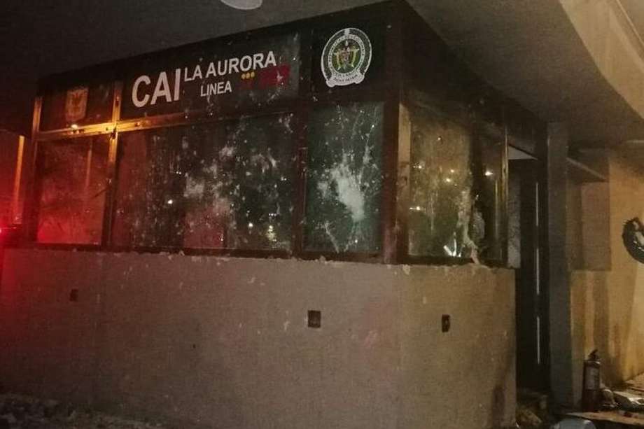 El CAI del barrio La Aurora fue uno de los más afectados en la jornada del martes.