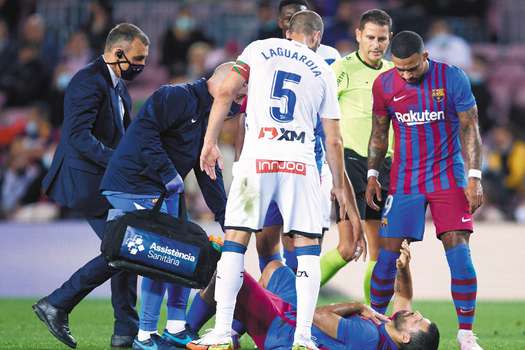 La arritmia en un partido de Barcelona que sufrió Agüero el pasado 30 de octubre.  / Getty Images