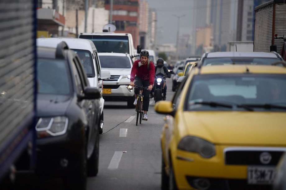 De acuerdo a la Alcaldía de Bogotá, en 2020 el número de viajes diarios en bici aumentó un 80% frente al año pasado, con el registro de 650.000.