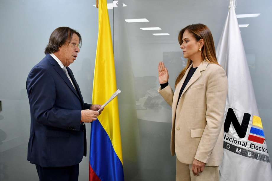 La magistrada Maritza Martínez tomó juramento para su nuevo cargo como presidente del CNE.