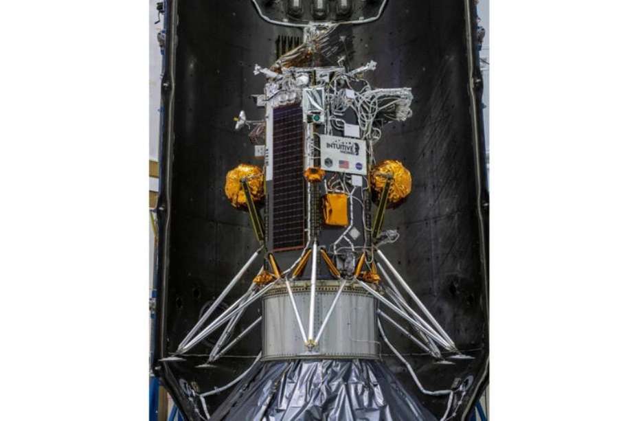 Este es el módulo de alunizaje Nova-C encapsulado en el armazón de un cohete Falcon 9 de SpaceX.