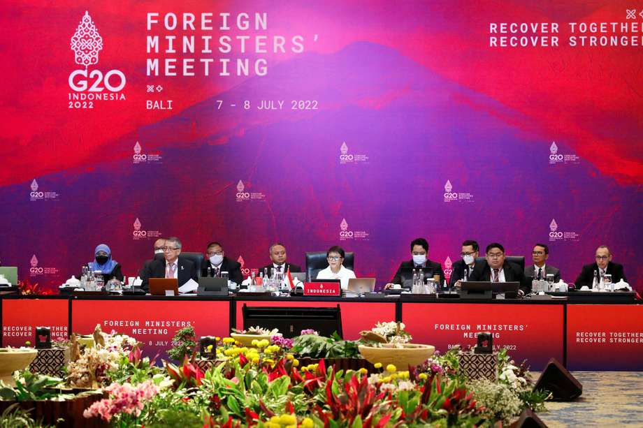 Los ministros de Exteriores del G20, reunidos este viernes en la isla indonesia de Bali, expresaron su condolencias a su homólogo japonés.
