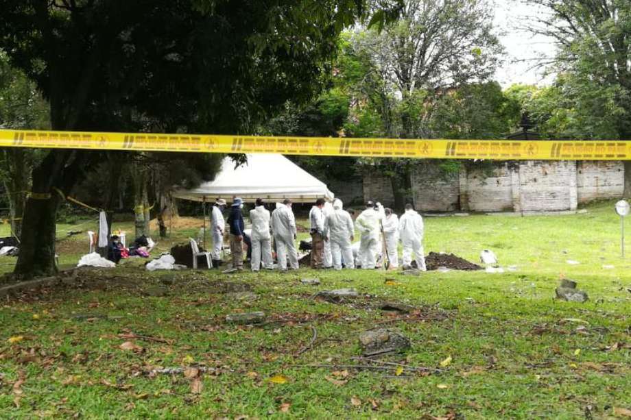 Se estima que en el Cementerio El Universal podrían haber 140 cuerpos de desaparecidos de la Comuna 13.