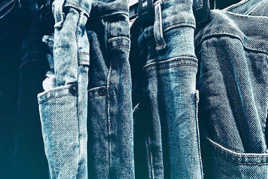 Jeans de hombres que se han convertido en el aliado de los outfits de las mujeres