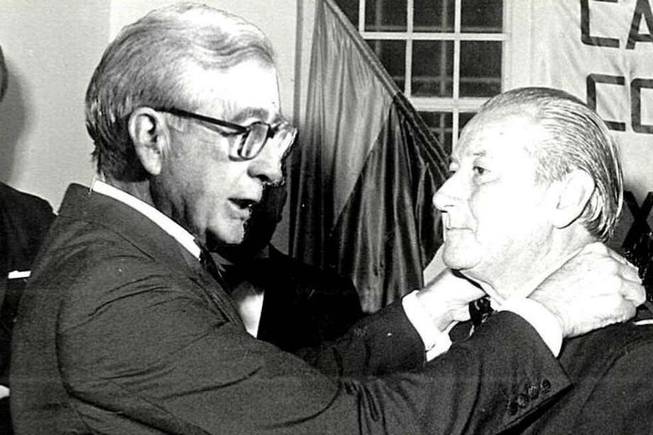 El expresidente Virgilio Barco y su entonces secretario general, Germán Montoya Vélez. / Archivo
