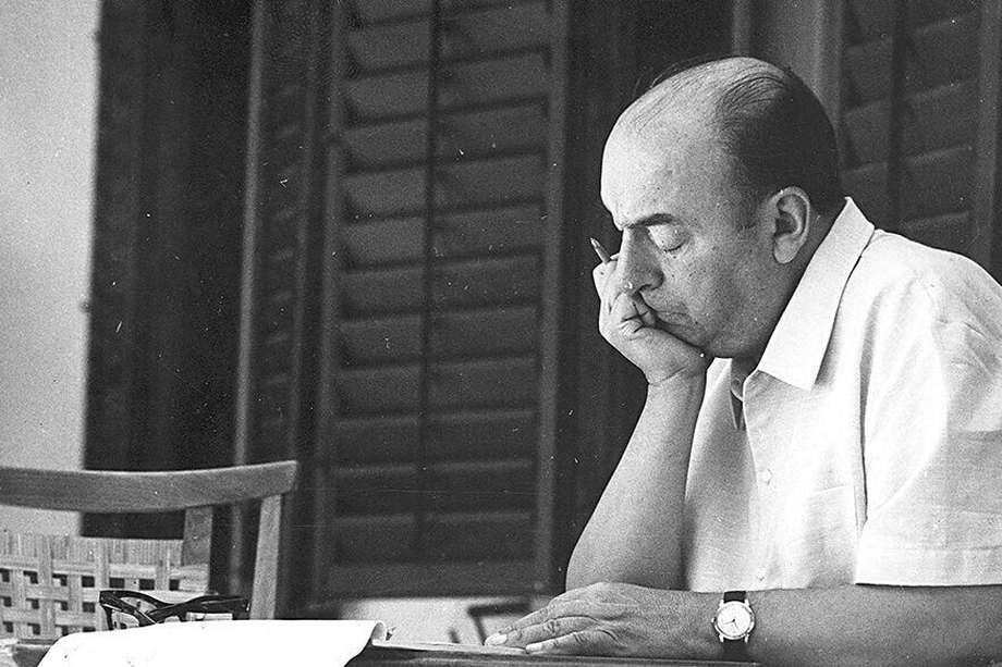 Pablo Neruda fue el autor de obras como "Veinte poemas de amor y una canción desesperada" (1924) y "Los versos del capitán (1952). Falleció en Chile en 1973, 12 días después de que se instaurara la dictadura militar de Augusto Pinochet.