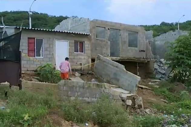 Viviendas en Puerto Colombia, Atlántico, se derrumbaron tras deslizamiento de tierras
