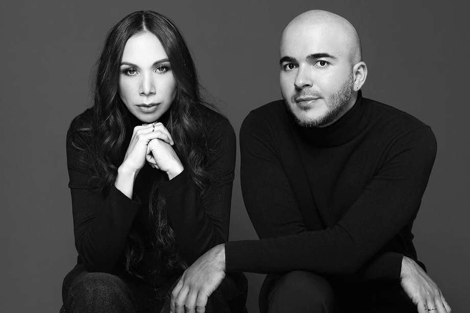 Carolina Nuñez y Carlos Montaño son los integrantes de Siam. Están casados y en 2009 ganaron la tercera temporada de "El factor X".
