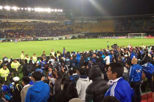 El artículo 62 dejaba sin policías los estadios, lo que generó gran preocupación en la dirigencia del fútbol colombiano. / Archivo El Espectador