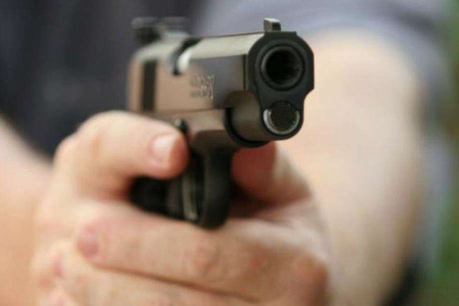 Doble crimen en Funza: sicario asesinó a dos comerciantes en una camioneta Ford