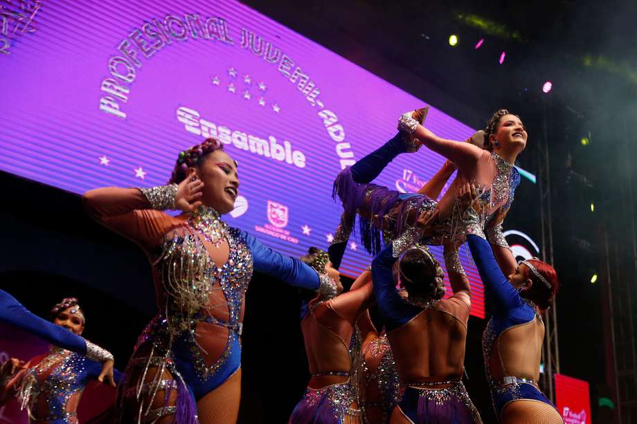 Imagen de referencia
Bailarines se presentan durante el Festival Mundial de Salsa, en el Coliseo El Pueblo en Cali, en octubre de 2022.