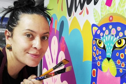 Ella es Michelle Trujillo, la emprendedora que le da vida a espacios a través del arte, la imaginación y el color.