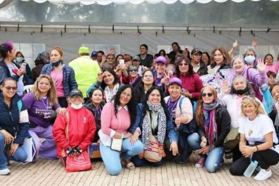 ‘Tropa Morada’: mujeres irán casa a casa para prevenir violencias de género en Bogotá.