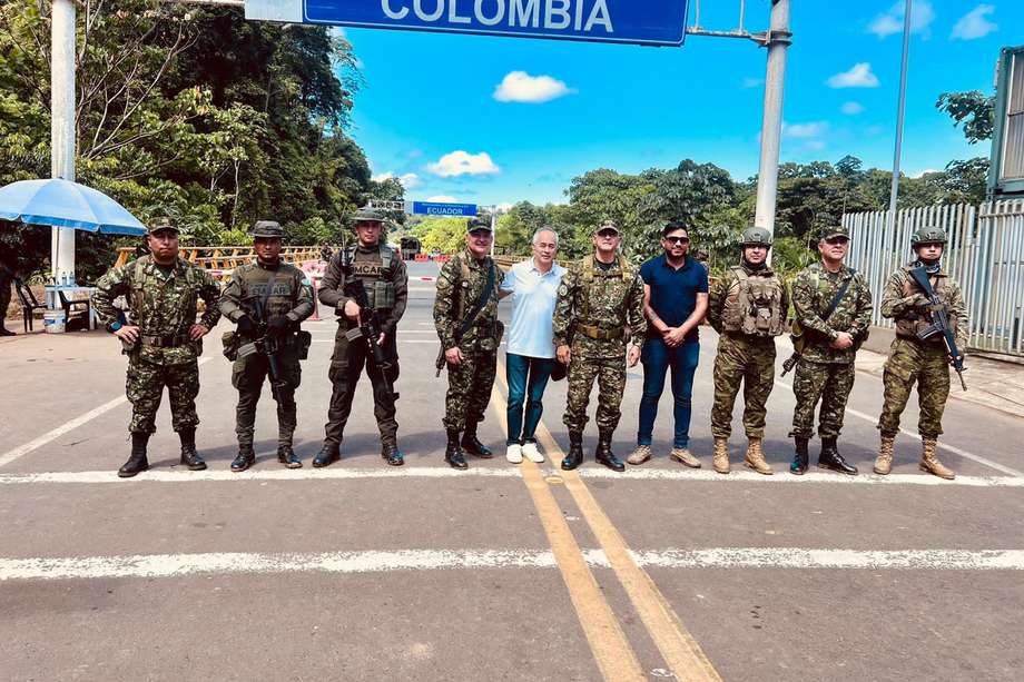 En total son más de 450 hombres y mujeres del Ejército Nacional, la Infantería de Marina y la Fuerza Aeroespacial quienes fueron enviados a la frontera con Ecuardor.