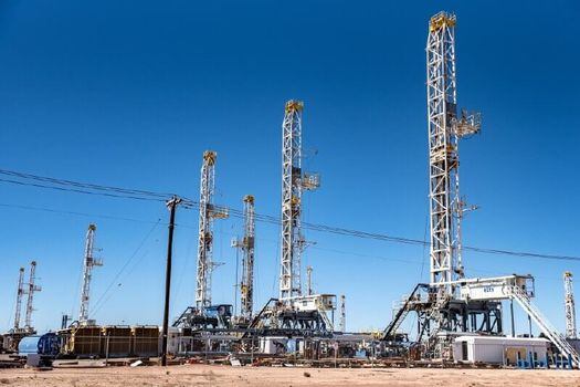Una estructura típica para la extracción de gas natural. / Bloomberg