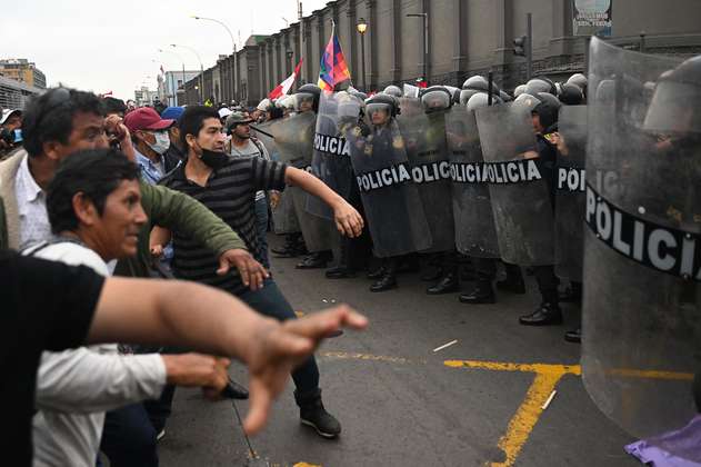 En video: Protestas en Perú por crisis institucional