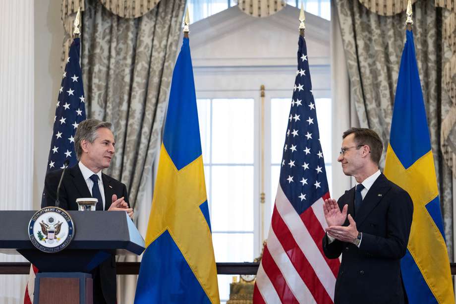 El secretario de Estado de Estados Unidos, Antony Blinken, junto con el primer ministro sueco, Ulf Kristersson, durante la ceremonia de ratificación de Suecia como miembro de  la OTAN.
