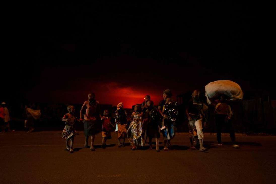 “El cielo se puso rojo y salían llamas gigantes que salían de la montaña”, dijo uno de los residentes evacuados de Goma.