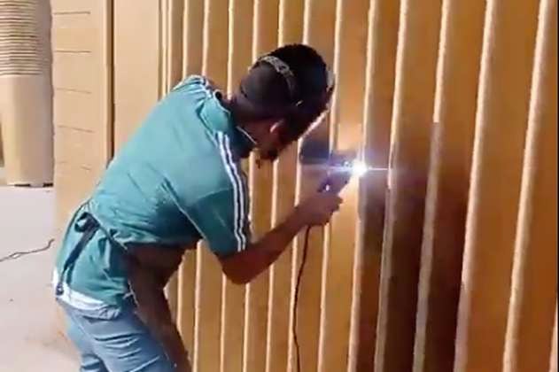 Soldador que hizo el acordeón más grande del país lo vandalizó, en La Guajira