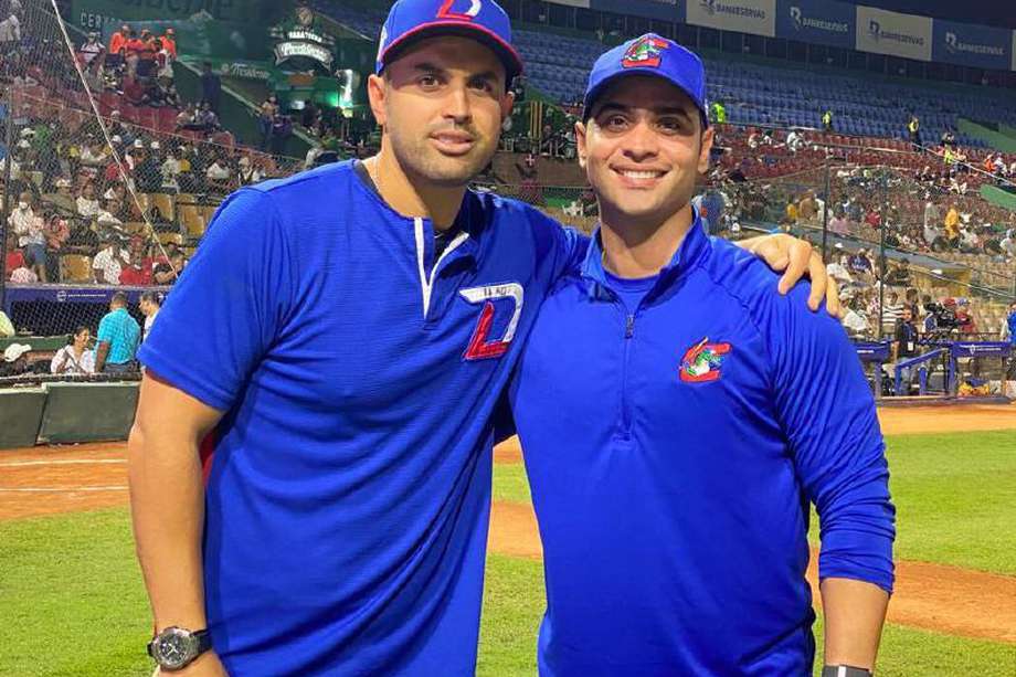 Luis Felipe Urueta y José Mosquera Crisson, los técnicos de moda en el béisbol colombiano. / @Prensa Caimanes