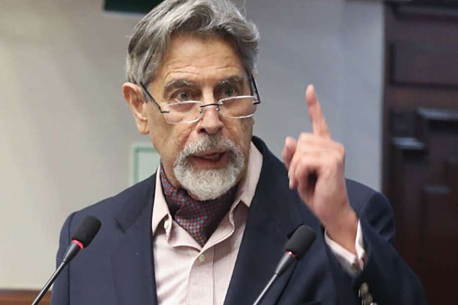 Francisco Sagasti se convirtió en el nuevo presidente de Perú, tras la renuncia de Manuel Merino.