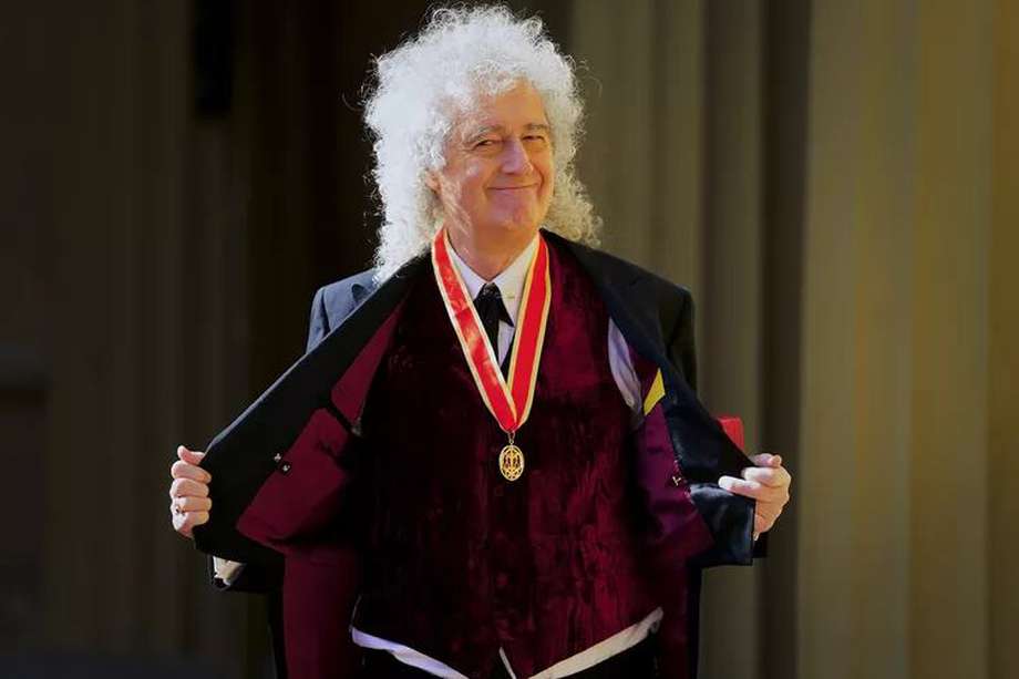 Este martes 14 de marzo, Brian May, guitarrista de Queen, fue condecorado como Caballero de la Orden del Imperio Británico.