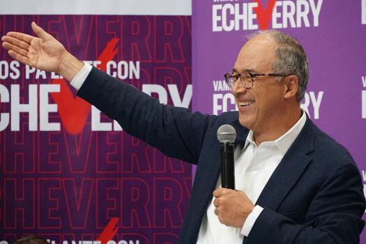 Juan Carlos Echeverry se lanzará al ruedo electoral por firmas.