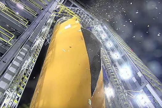 Momento en que el tanque de combistible del cohete SLS revienta durante una prueba de esfuerzo.  / NASA