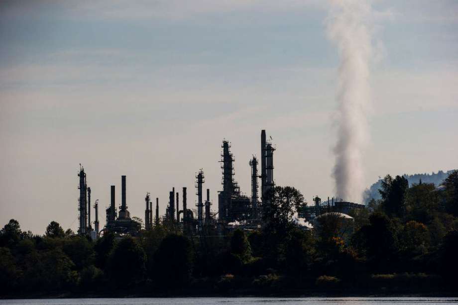 Los aerosoles pueden provenir de refinerías de petróleo.