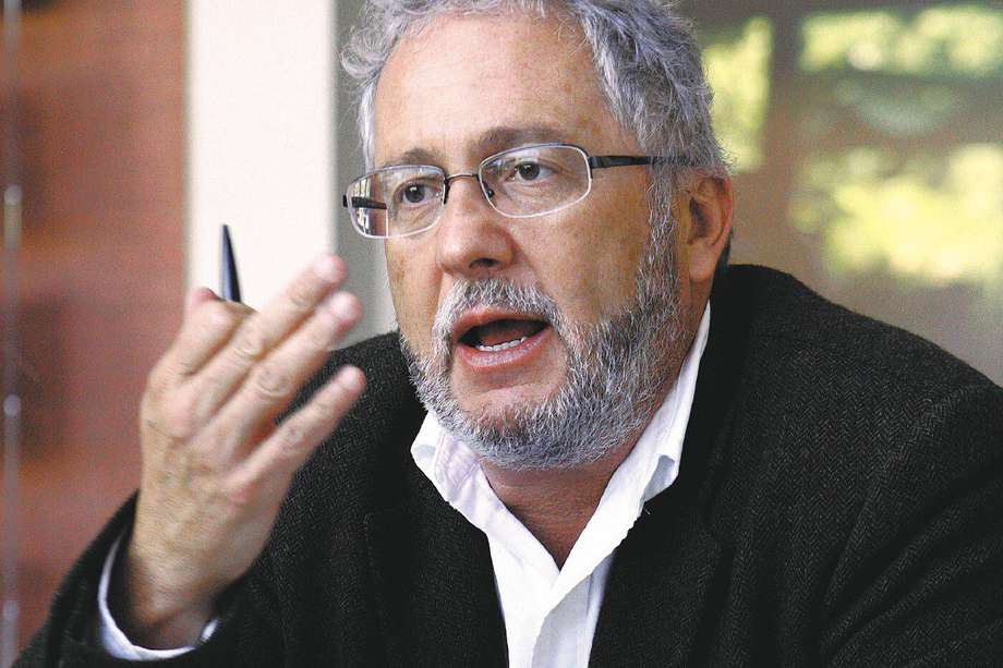 En 2016, Héctor Abad Faciolince fundó la editorial independiente Angosta.