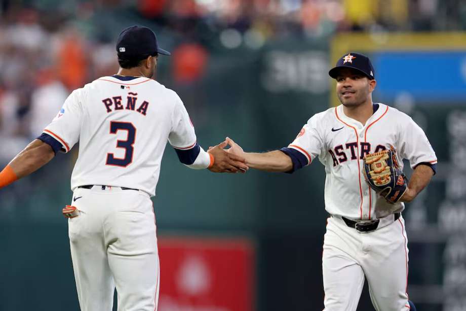 El dominicano Jeremy Peña y el venezolano José Altuve son algunos de los extranjeros en los Astros de Houston para esta temporada.