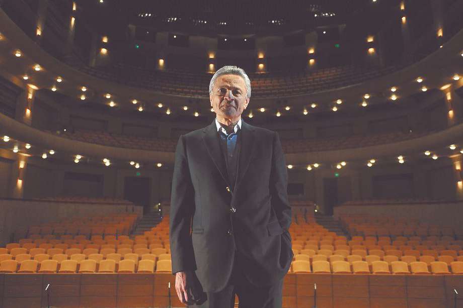Ramiro Osorio dirige el Teatro Mayor Julio Mario Santo Domingo desde 2010.