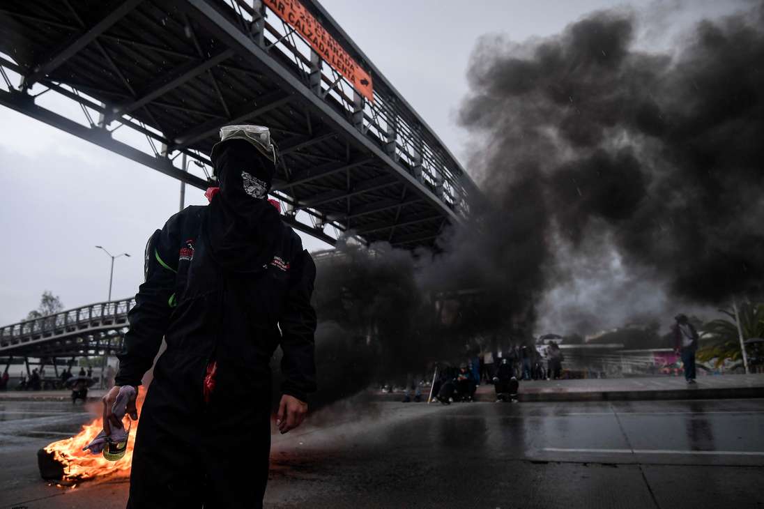 Manifestación Universidad Nacional, Incendio Estación de Transmilenio