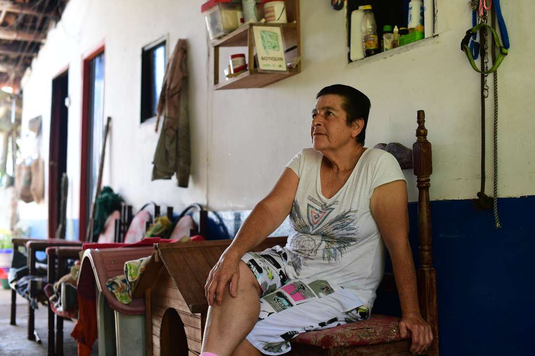 Inés Mejía trabajó en la corregiduría del Alto Cauca entre 1996 y 2000. En ese periodo tuvo que rescatar con sus propias manos más de cien cuerpos que bajaban flotando por el río Cauca.
