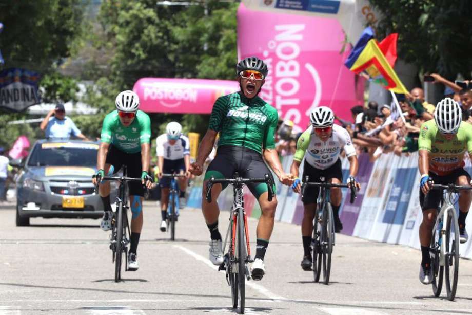 Juan Pablo Sosa en la meta de la sexta etapa.