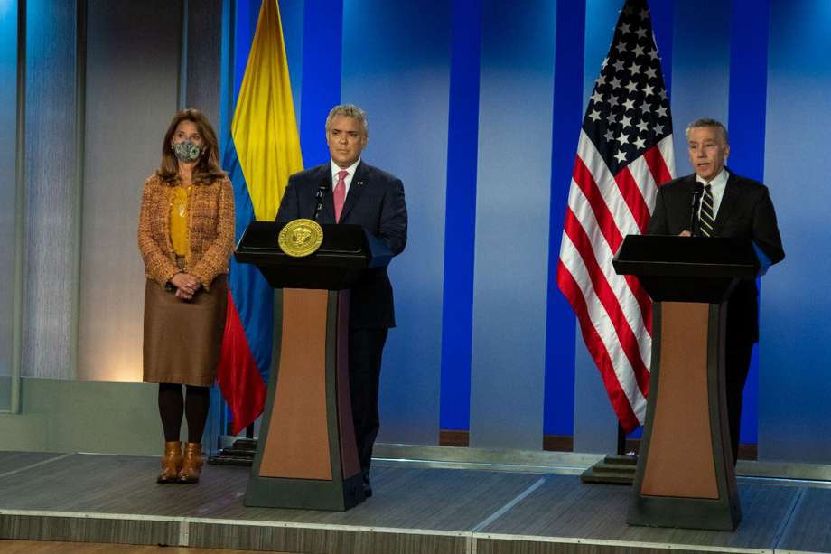 El presidente Iván Duque confirmó que recibirá varios refugiados afganos de manera temporal. El anuncio lo hizo junto con el embajador estadounidense en Colombia, Philip Goldberg.