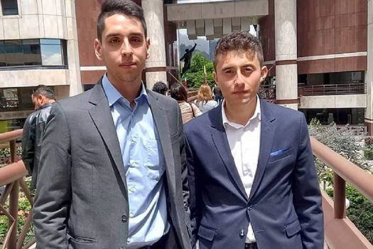 Nicolás Ordúz y Daniel Villate son universitarios que residen en Bogotá. Ambos diseñaron un proyecto de ley que busca regular el cannabis industrial en Colombia.