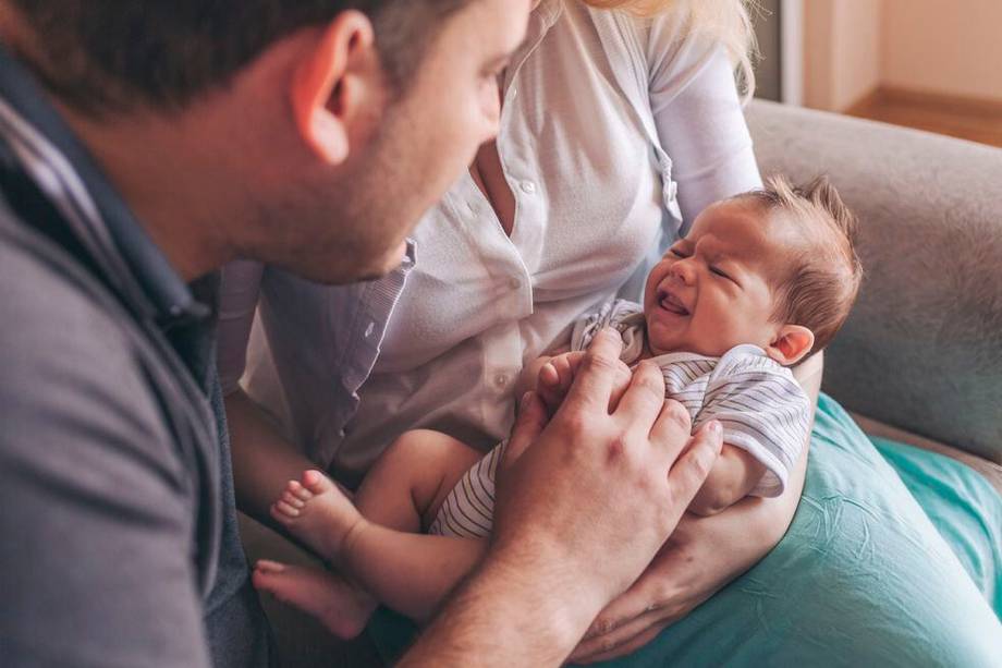 Te contamos qué es el cólico del lactante, que aqueja a muchos bebés, y cómo puedes evitarlo.