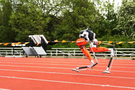 Cassie, el robot, establece un récord de 100 metros, foto de Kegan Sims